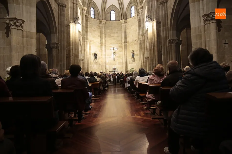 Foto 2 - Recordando las Siete Palabras con la Hermandad del Cristo del Amor y de la Paz
