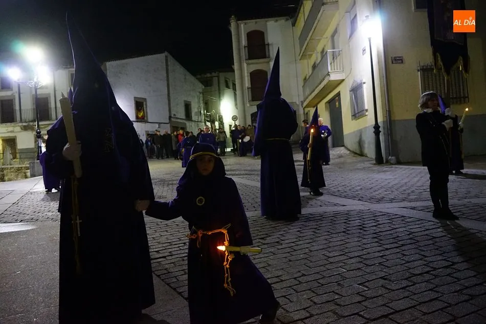 Foto 10 - La lluvia respeta la Procesi&oacute;n de las Siete Palabras en Ledrada