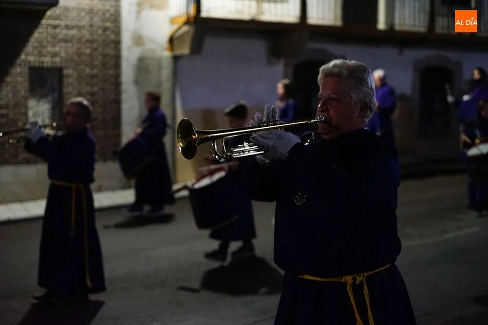 Foto 6 - La lluvia respeta la Procesi&oacute;n de las Siete Palabras en Ledrada
