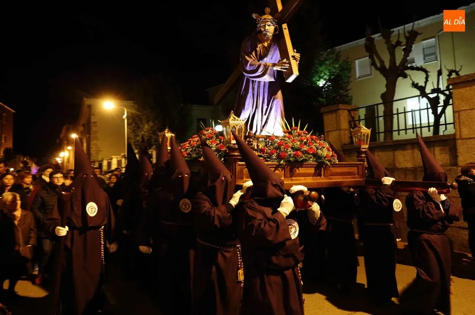Foto 8 - Respeto y devoci&oacute;n al Nazareno de las Isabeles
