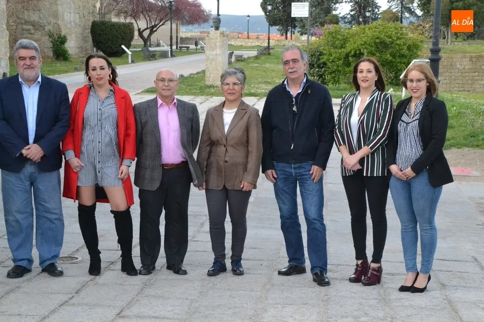 Foto 5 - El PSOE mantiene a sus concejales en una lista m&aacute;s femenina y con varias caras socialmente...