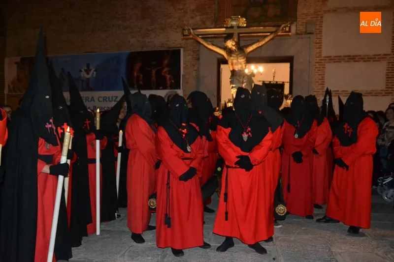Foto 3 - La agon&iacute;a del Humilladero y dolor de Nuestra Se&ntilde;ora de las L&aacute;grimas durante el traslado del...