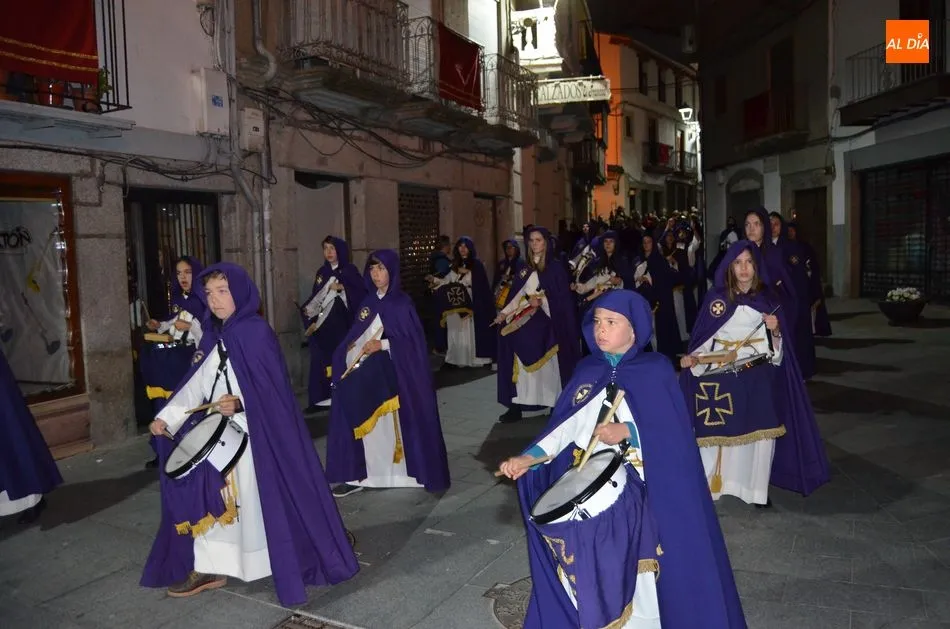 Foto 5 - Luto riguroso para acompa&ntilde;ar la salida de La Soledad  
