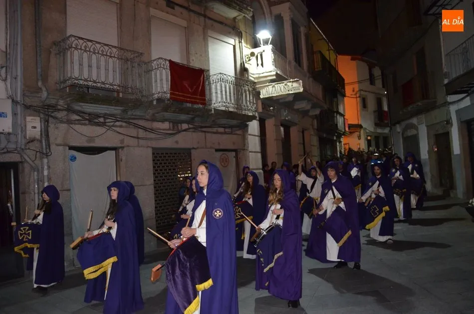 Foto 4 - Luto riguroso para acompa&ntilde;ar la salida de La Soledad  