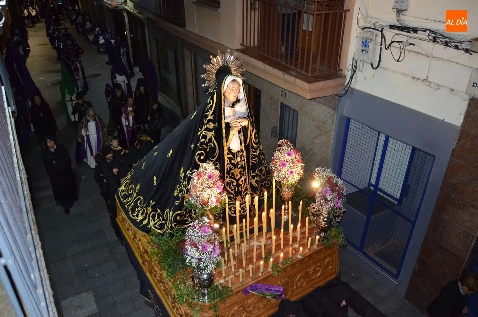 Foto 3 - Luto riguroso para acompa&ntilde;ar la salida de La Soledad  