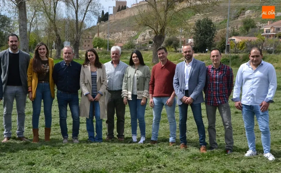 Foto 4 - Los actuales concejales de Ciudadanos lideran una lista con otra importante colecci&oacute;n de caras...