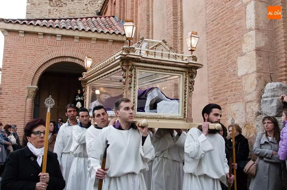 El Santo Sepulcro cierra la procesión del Viernes Santo