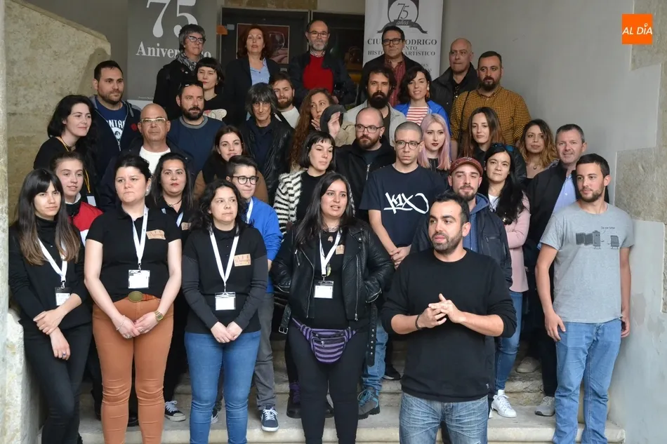 El Palacio de Montarco reúne hasta el sábado a una treintena de artistas mirobrigenses  