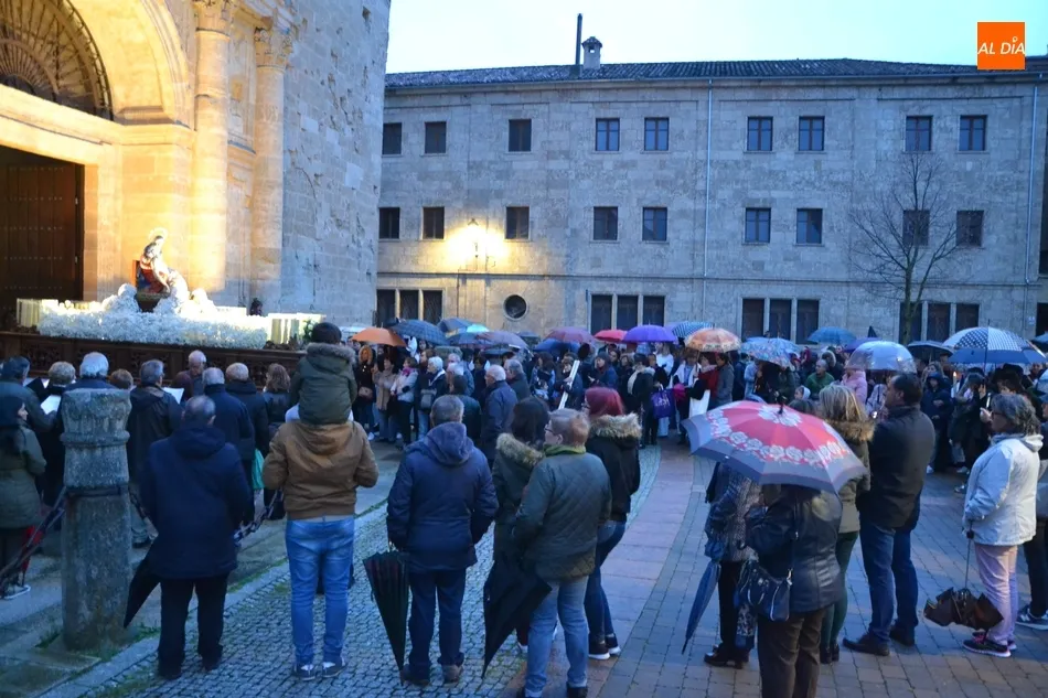 Foto 10 - La lluvia obliga a cancelar la procesi&oacute;n de la Virgen de las Angustias  