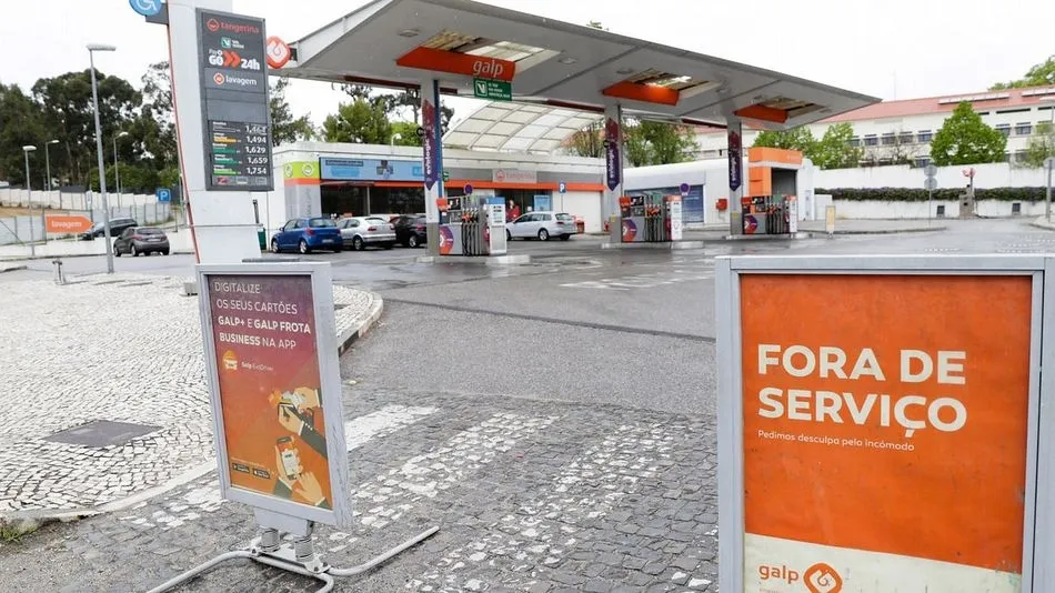 Desconvocada la huelga que dejó a las gasolineras fuera de servicio/ Foto: EFE, TIAGO PETINGA