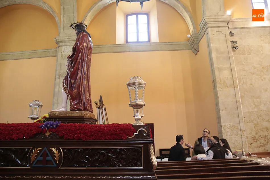 Foto 8 - Ortega Smith se empapa de la Semana Santa de Salamanca