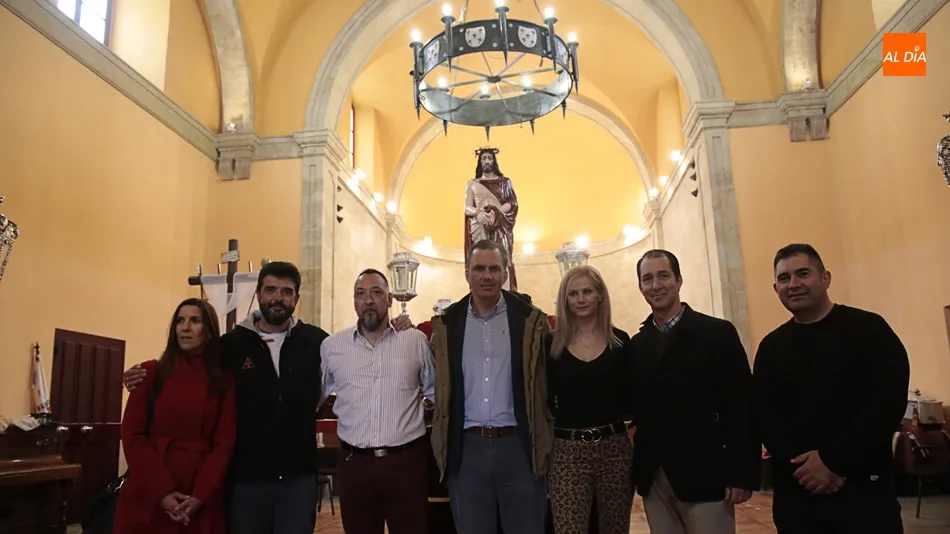 Foto 6 - Ortega Smith se empapa de la Semana Santa de Salamanca