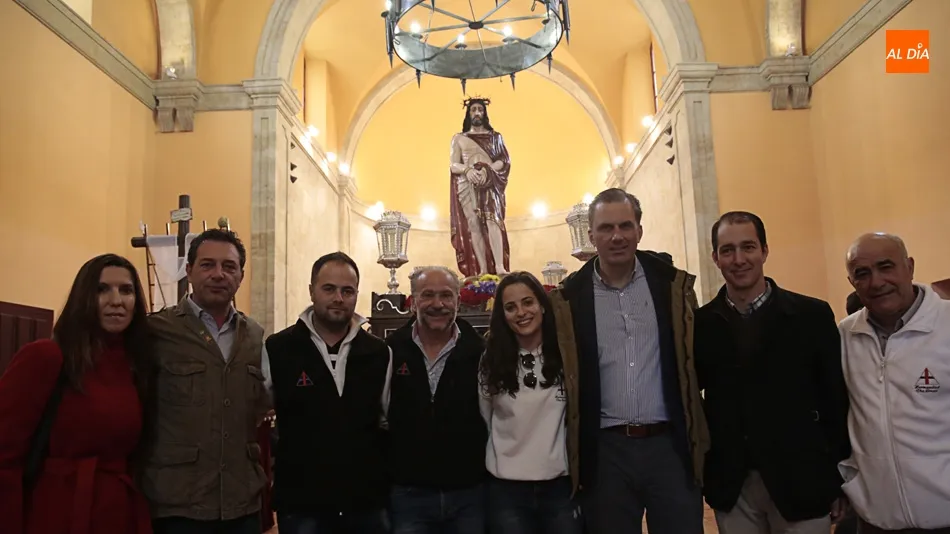 Foto 5 - Ortega Smith se empapa de la Semana Santa de Salamanca