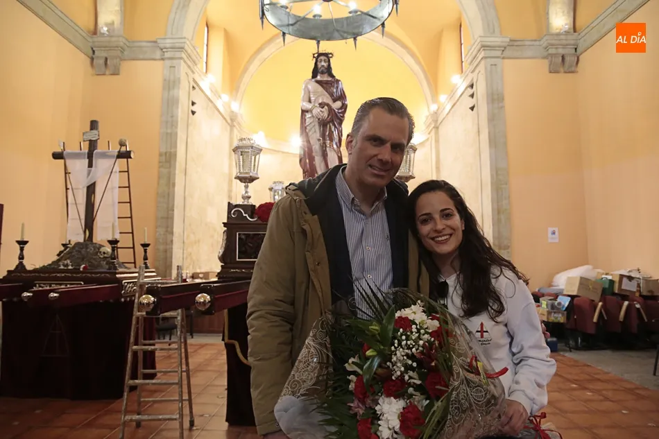 Foto 4 - Ortega Smith se empapa de la Semana Santa de Salamanca