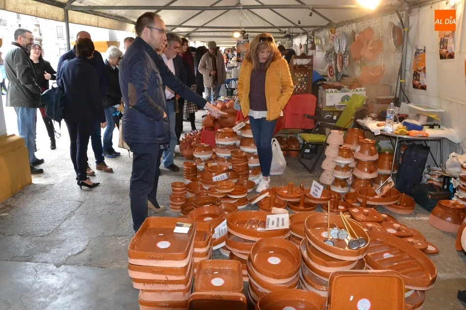 Foto 6 - Primeras ventas en una nueva edici&oacute;n de la tradicional Feria de Cer&aacute;mica y Alfarer&iacute;a  