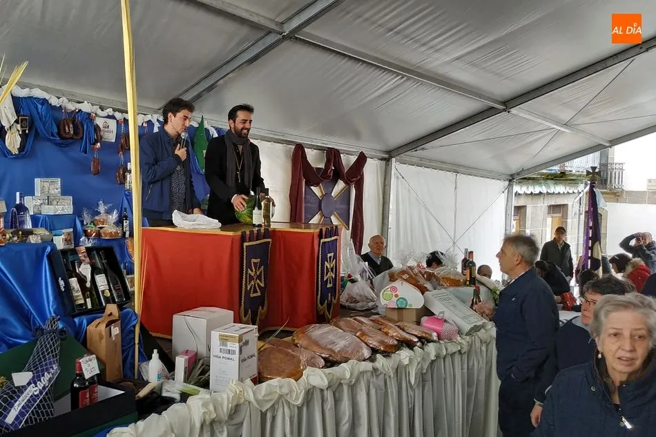 Foto 10 - La cofrad&iacute;a de la Santa Vera Cruz celebra sin lluvia su tradicional T&aacute;lamo  