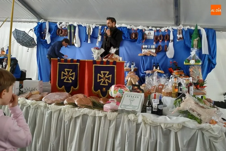 Foto 7 - La cofrad&iacute;a de la Santa Vera Cruz celebra sin lluvia su tradicional T&aacute;lamo  
