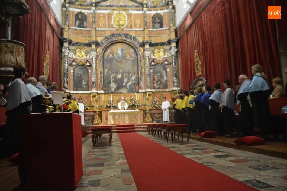 Foto 4 - La Universidad recrea el antiguo ceremonial de los oficios de la Semana Santa&nbsp;&nbsp;