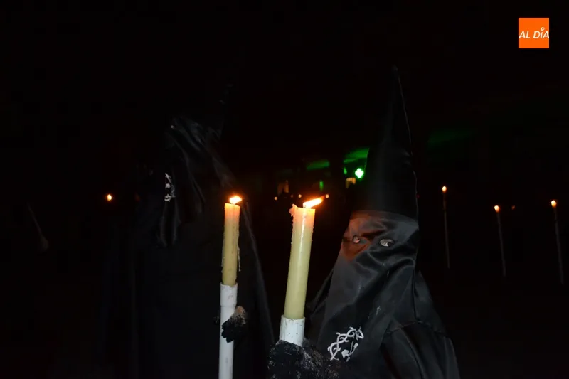 Foto 7 - Oraci&oacute;n y plegarias en una querida procesi&oacute;n del Encuentro en honor de multitudes