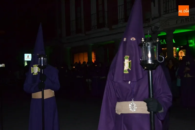 Foto 5 - Oraci&oacute;n y plegarias en una querida procesi&oacute;n del Encuentro en honor de multitudes