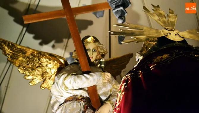 La Plaza de España acogía la celebración de la tradicional Procesión del Encuentro en el Jueves Santo