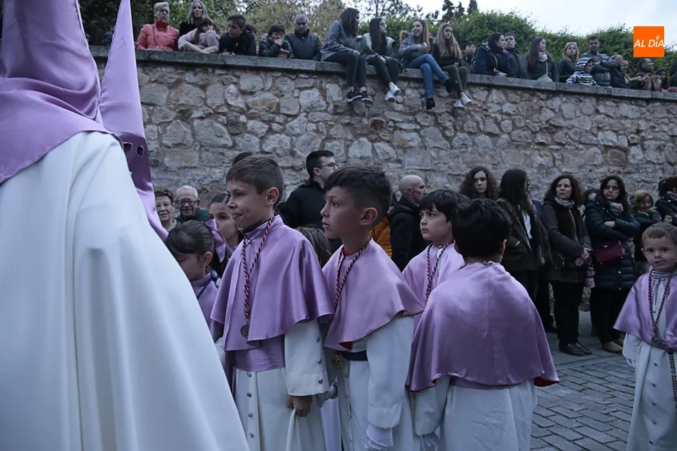 Foto 9 - La lluvia da una tregua al Cristo de la Agon&iacute;a y a la Virgen de los Dolores