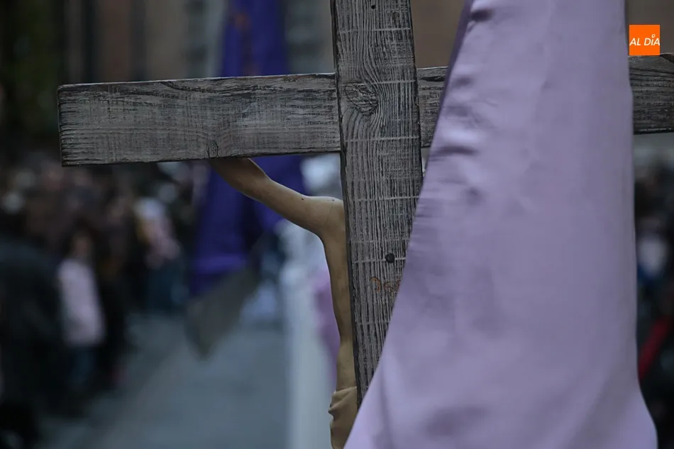 Foto 5 - La lluvia da una tregua al Cristo de la Agon&iacute;a y a la Virgen de los Dolores