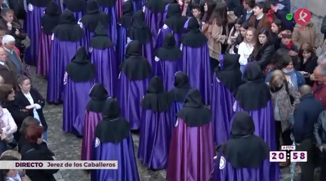 Foto 2 - La Banda de Jes&uacute;s Nazareno procesiona de forma fugaz en Jerez de los Caballeros  