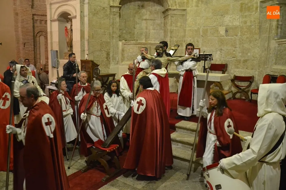 El cielo hace una jugarreta al Cristo del Silencio, que se queda sin poder procesionar  
