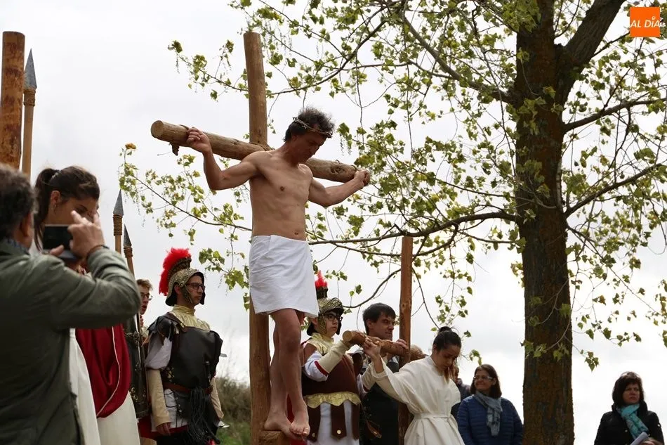 Villoruela, fiel a su vía crucis viviente