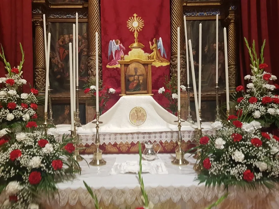 Foto 9 - La devoci&oacute;n recorre Villoria con el v&iacute;a crucis de hombres