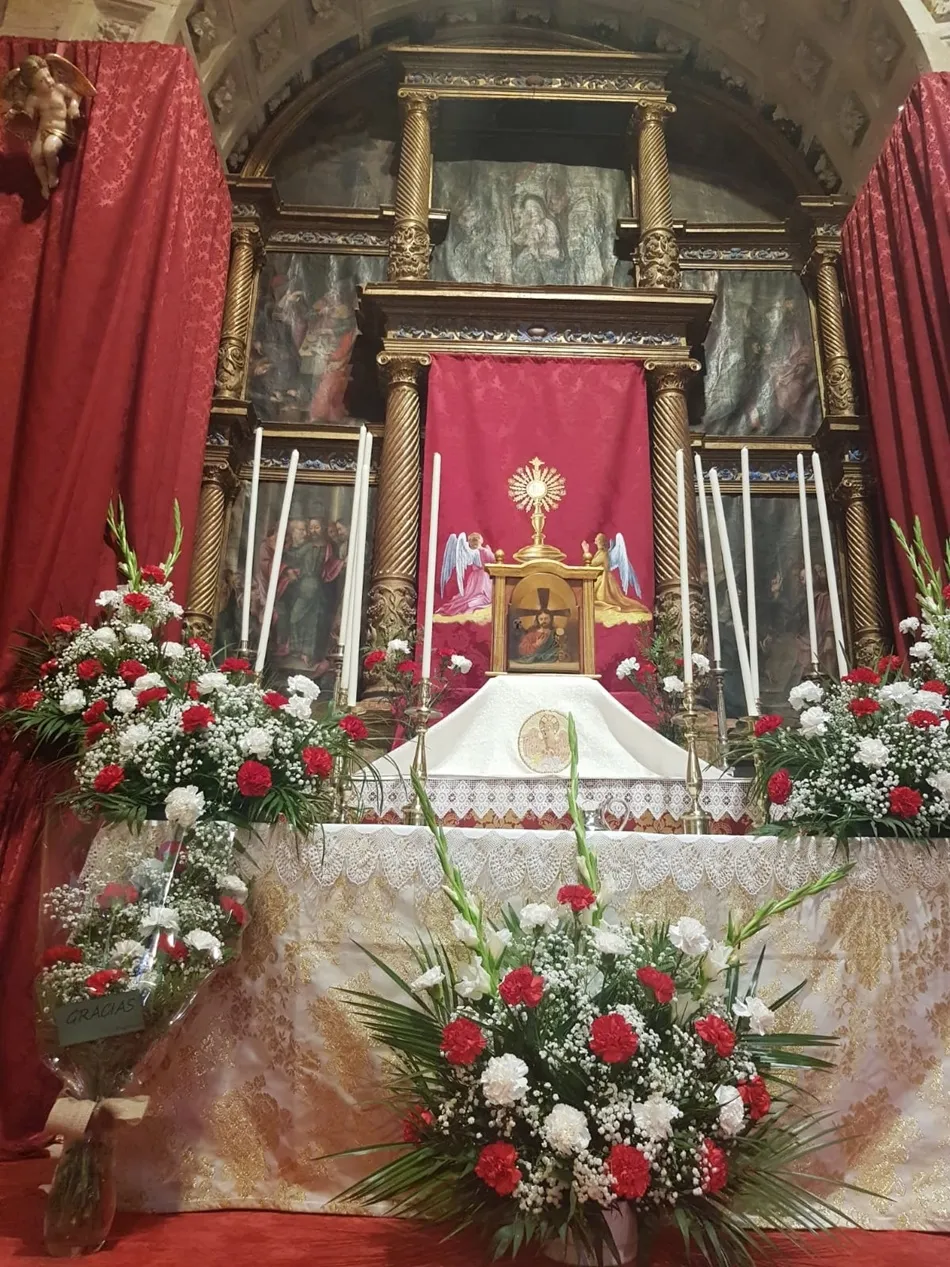 Foto 6 - La devoci&oacute;n recorre Villoria con el v&iacute;a crucis de hombres