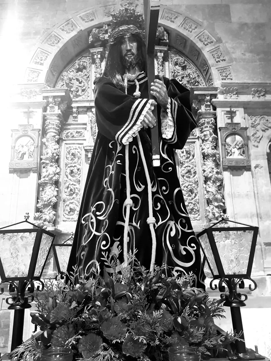 Foto 2 - La devoci&oacute;n recorre Villoria con el v&iacute;a crucis de hombres