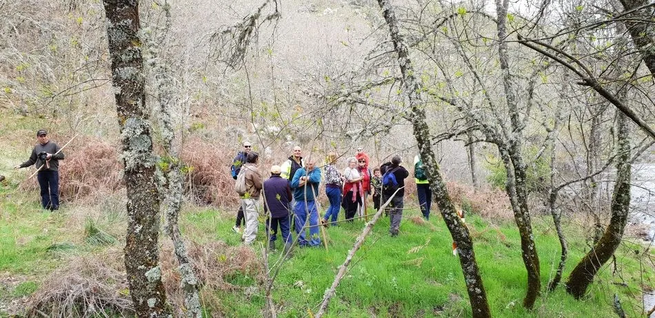 Foto 10 - El r&iacute;o Uces muestra su belleza en la marcha de La Zarza de Pumareda hasta el puente Robledino  