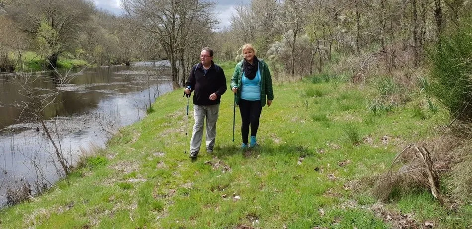 Foto 5 - El r&iacute;o Uces muestra su belleza en la marcha de La Zarza de Pumareda hasta el puente Robledino  