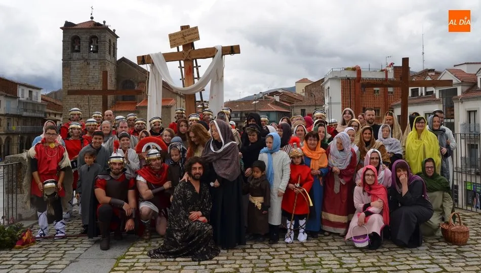El Colectivo de Teatro Telar y la Hermandad de Jesús Nazareno en la representación de La Sentencia