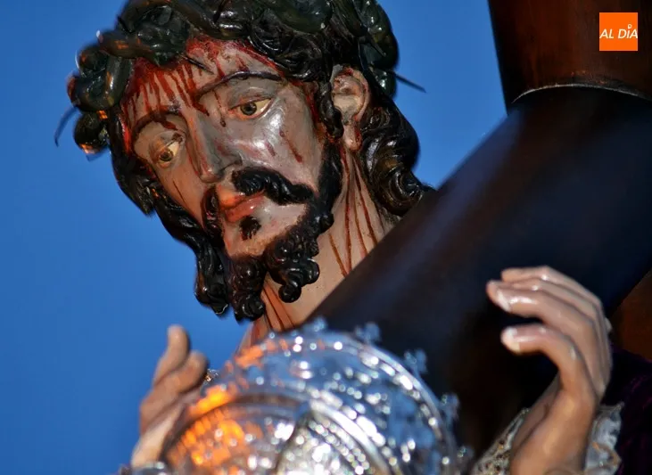 Foto 11 - Pesadumbre de luto, cruz y muerte para el Santo Entierro en el Viernes Santo