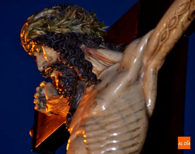 Foto 5 - Pesadumbre de luto, cruz y muerte para el Santo Entierro en el Viernes Santo