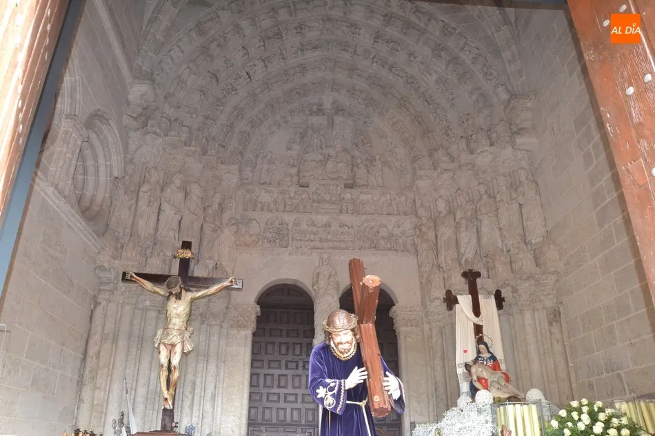 Foto 4 - Las Cofrad&iacute;as del Silencio y Jes&uacute;s Nazareno &lsquo;estrenan&rsquo; procesi&oacute;n conjunta obligados por las...