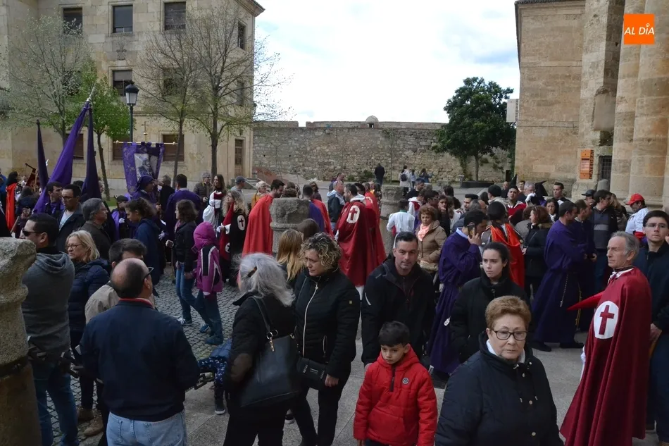 Foto 2 - Las Cofrad&iacute;as del Silencio y Jes&uacute;s Nazareno &lsquo;estrenan&rsquo; procesi&oacute;n conjunta obligados por las...