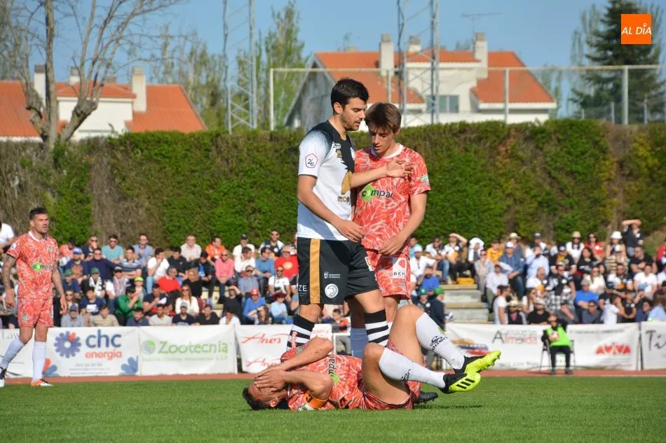 Foto 10 - Unionistas aleja al Guijuelo del sue&ntilde;o del play off (1-0)