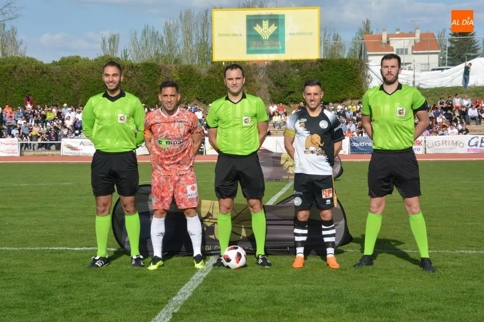 Foto 8 - Unionistas aleja al Guijuelo del sue&ntilde;o del play off (1-0)