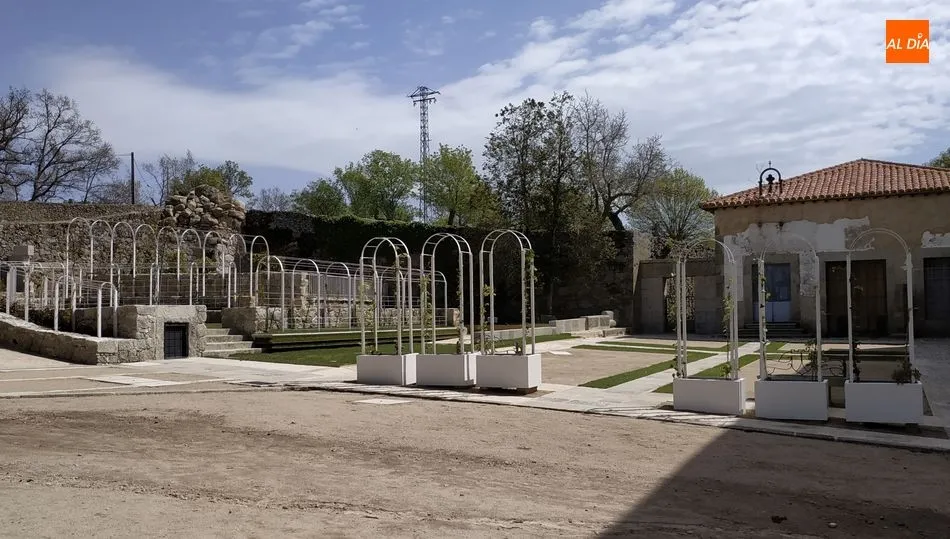 Jardín en la entrada de El Bosque de Béjar