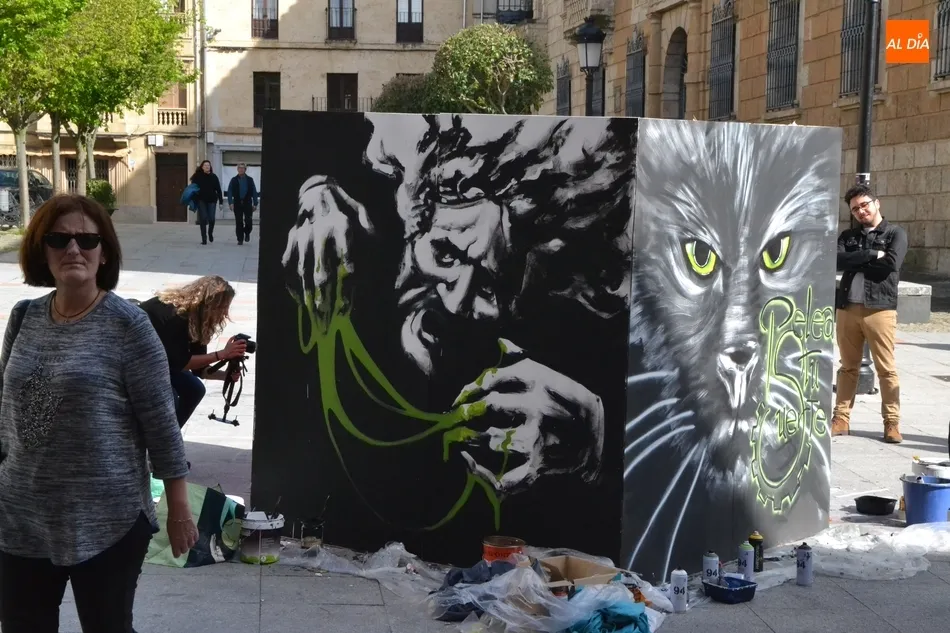 Foto 8 - El Encuentro de Creadores llega a su final con la creaci&oacute;n de varios grafitis en plena calle  