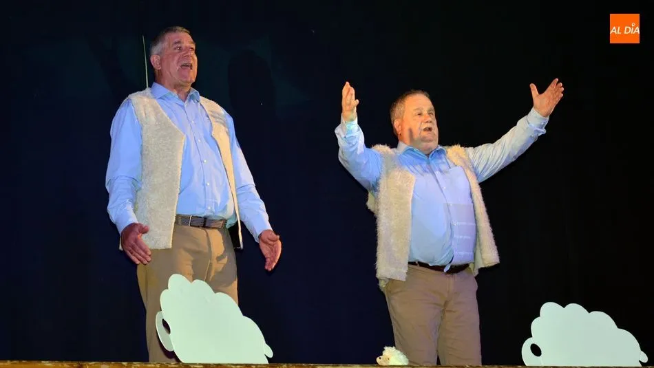 Foto 4 - Allegro Teatro transmite al p&uacute;blico la magia teatral con la representaci&oacute;n de la comedia A&ntilde;o 0...
