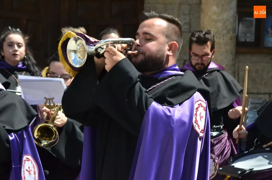 Fin de fiesta en la Plaza Mayor de la mano de la Banda del Nazareno  
