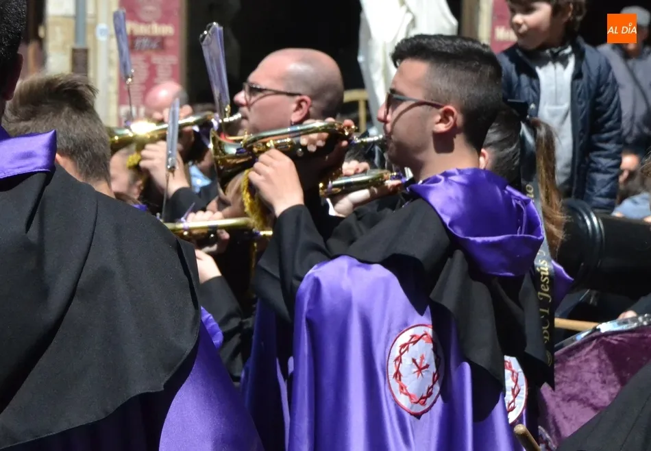Foto 6 - Fin de fiesta en la Plaza Mayor de la mano de la Banda del Nazareno  
