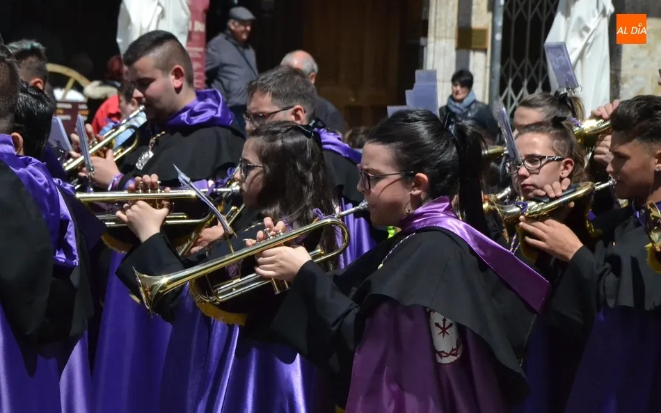 Foto 4 - Fin de fiesta en la Plaza Mayor de la mano de la Banda del Nazareno  