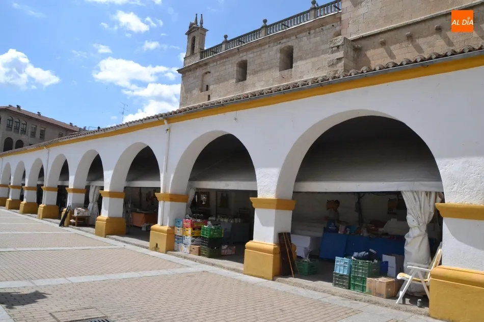 Foto 6 - Los artesanos recogen sus puestos tras cuatro d&iacute;as en las calles  