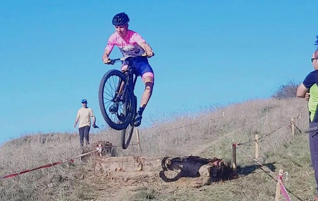 Alejandro Rodríguez y Luis Sela quedan subcampeones en sus categorías del Regional de XCO  
